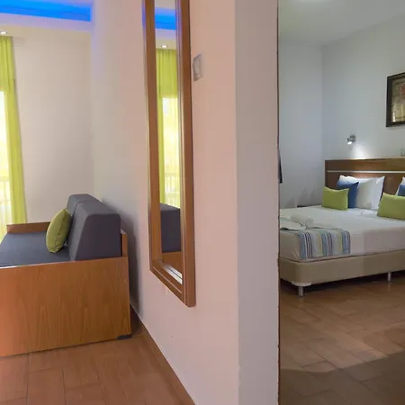 Loutsiana Deluxe Apts Hotel apartamentowy