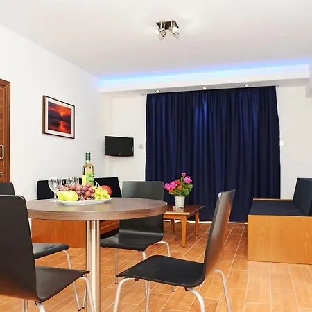 Loutsiana Deluxe Apts Hotel de apartamente